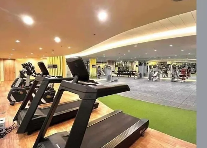 Deluxe Shore 2 Pasay Near Moa Appartamento *